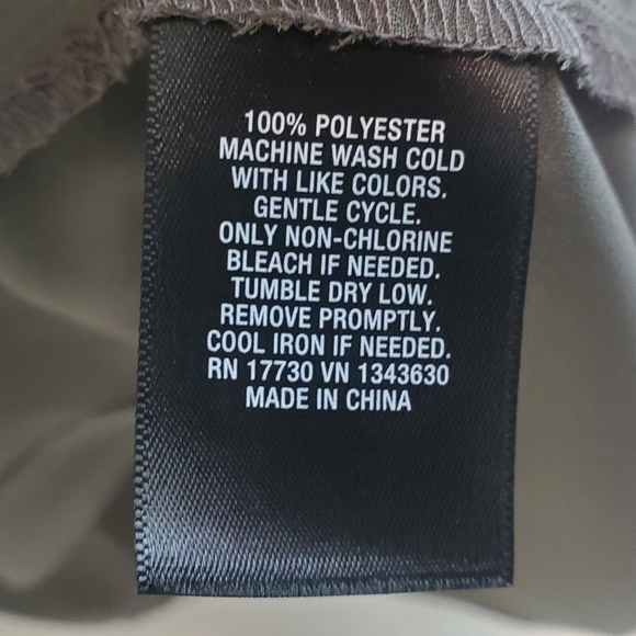 Massimo Sleeveless Blouse - Picture 4 of 4